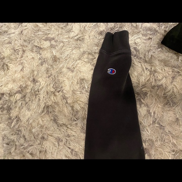 Black champion hoodie - Picture 3 of 3
